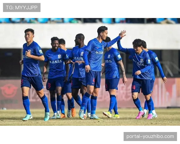 大连英博斯坦丘阿奇姆彭年龄偏大 防守逼抢投入度明显下降